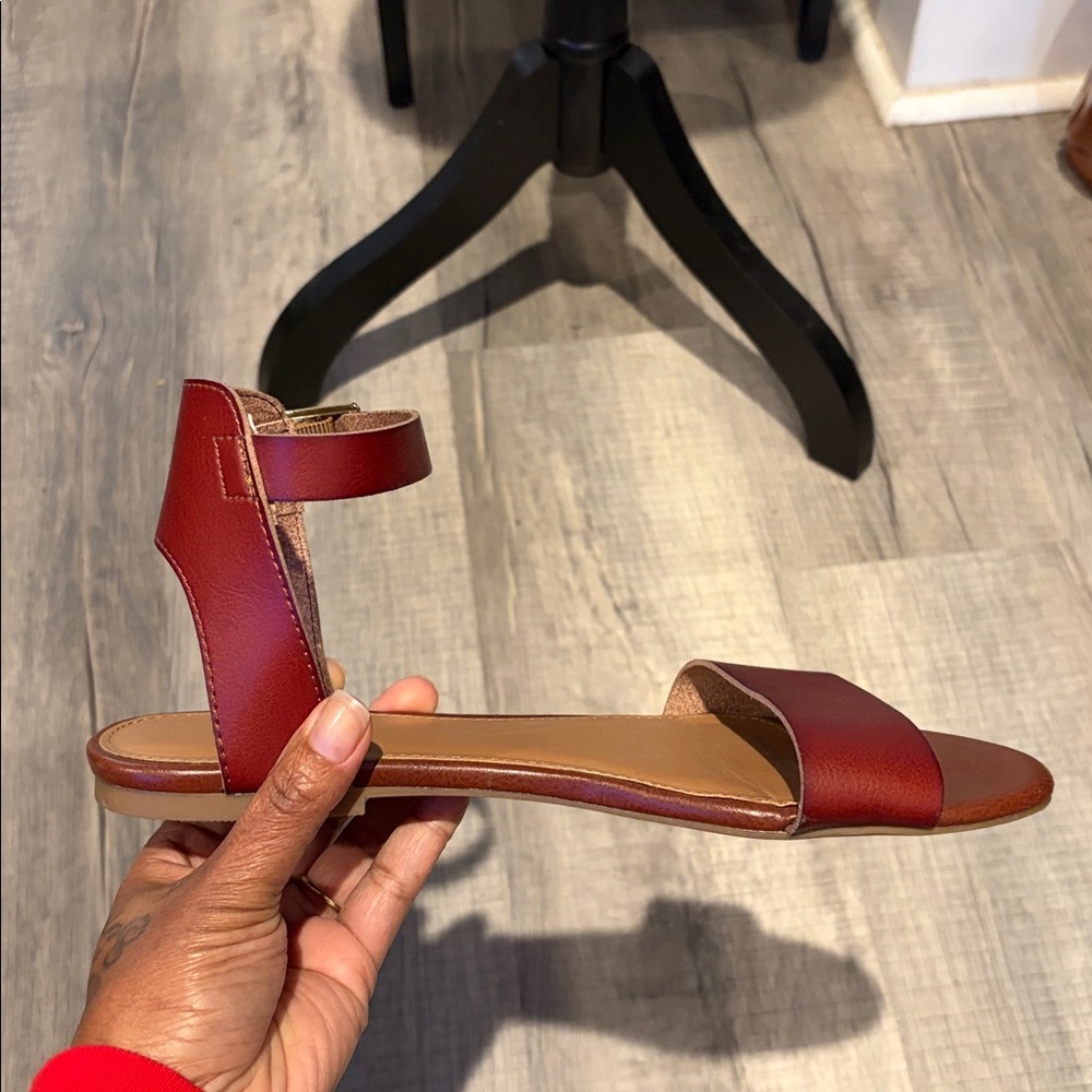 Women's Express Ankle-Strap Leather Flat Sandals - Picture 3 of 7